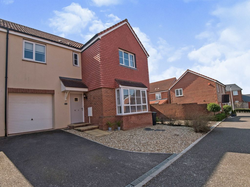 4 bed detached house for sale in Higher Meadow, Cranbrook, Exeter EX5