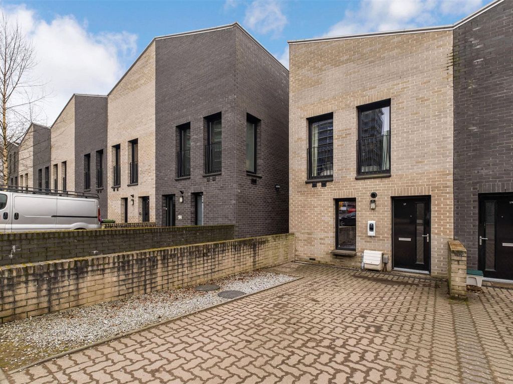 2 bed end terrace house for sale in Whitelaw Street, Maryhill Locks