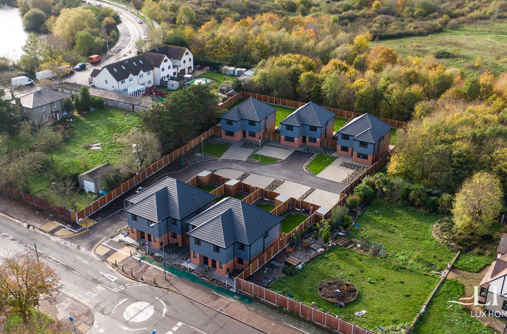 New home, 3 bed semidetached house for sale in Dagenham Road, Rush