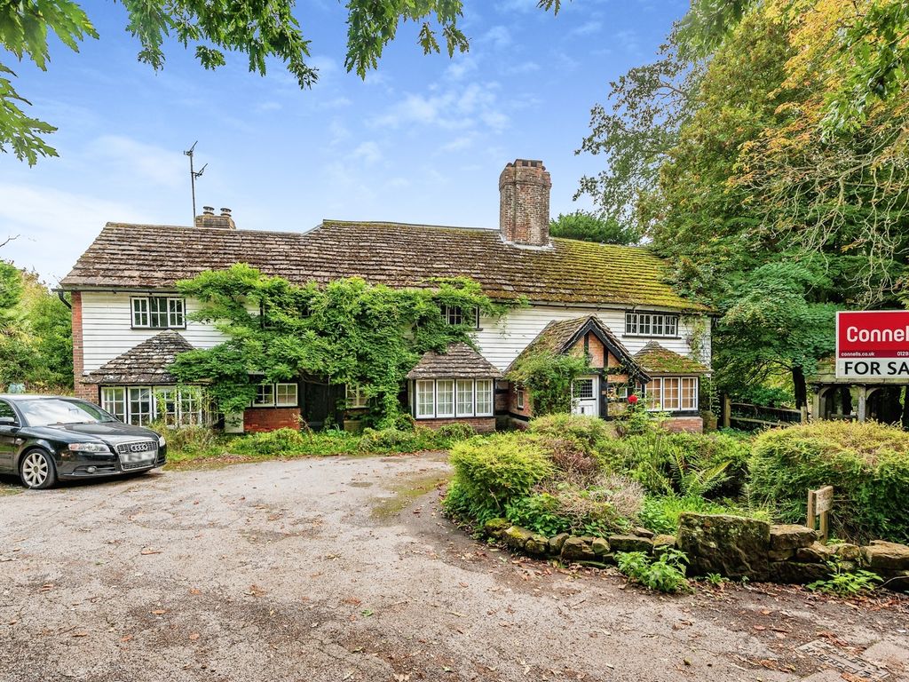 6 bed detached house for sale in Church Road, Worth, Crawley RH10, £