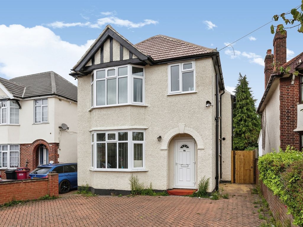 3 bed detached house for sale in Shaggy Calf Lane, Slough SL2, £650,000