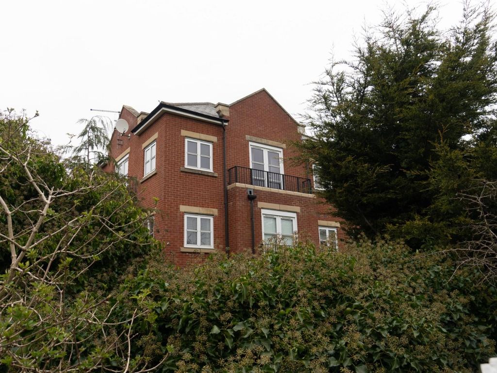 2 bed flat for sale in Dunelm Grange, Boldon Colliery NE35, £125,000