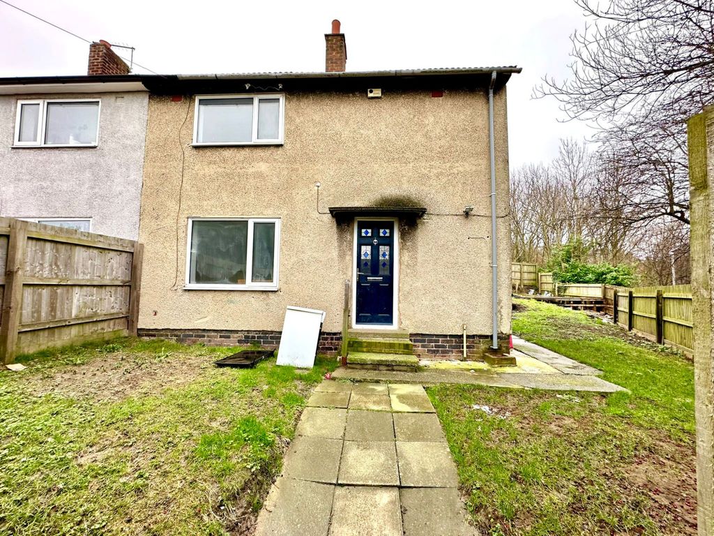 3 bed semidetached house for sale in Haldane Crescent, Chesterfield