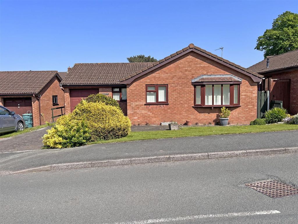 3 bed detached bungalow for sale in Lon Dirion, Abergele, Conwy LL22