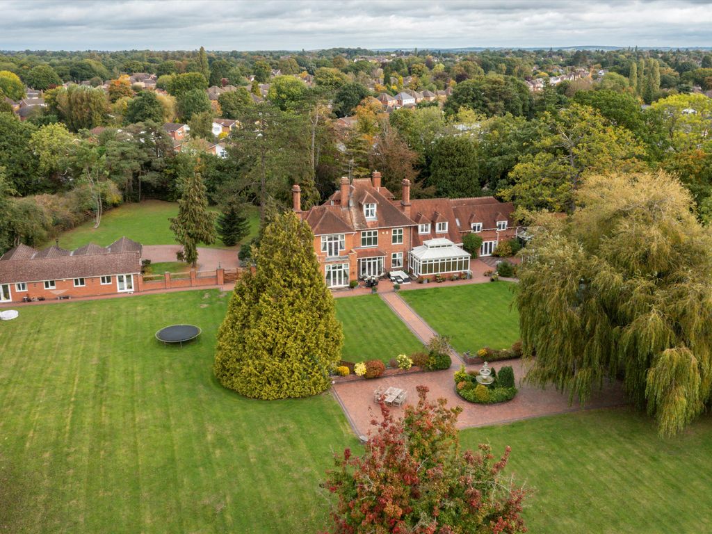 8 bed detached house for sale in Earlswood Road, Dorridge, Solihull