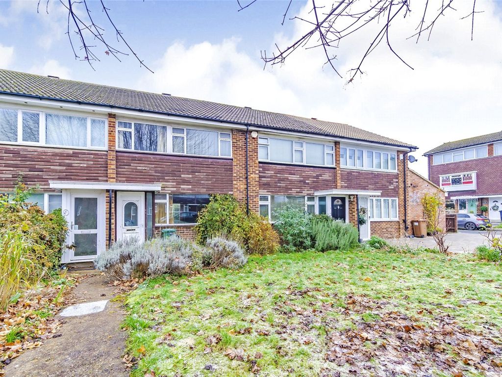 3 bed detached house for sale in Chilberton Drive, Merstham, Redhill