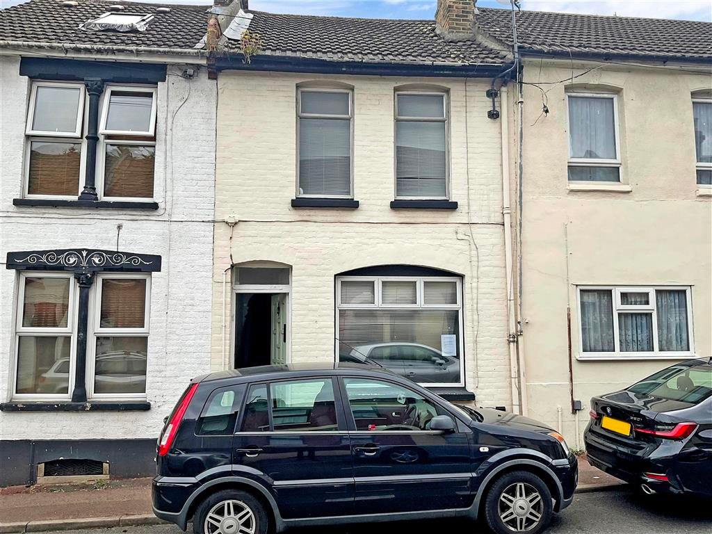 3 bed terraced house for sale in Dale Street, Chatham, Kent ME4 Zoopla