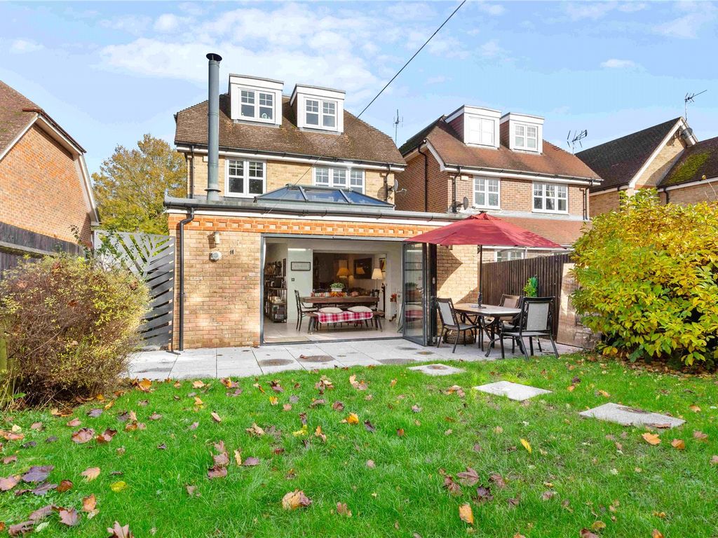 4 bed detached house for sale in Williamson Close, Winnersh, Wokingham