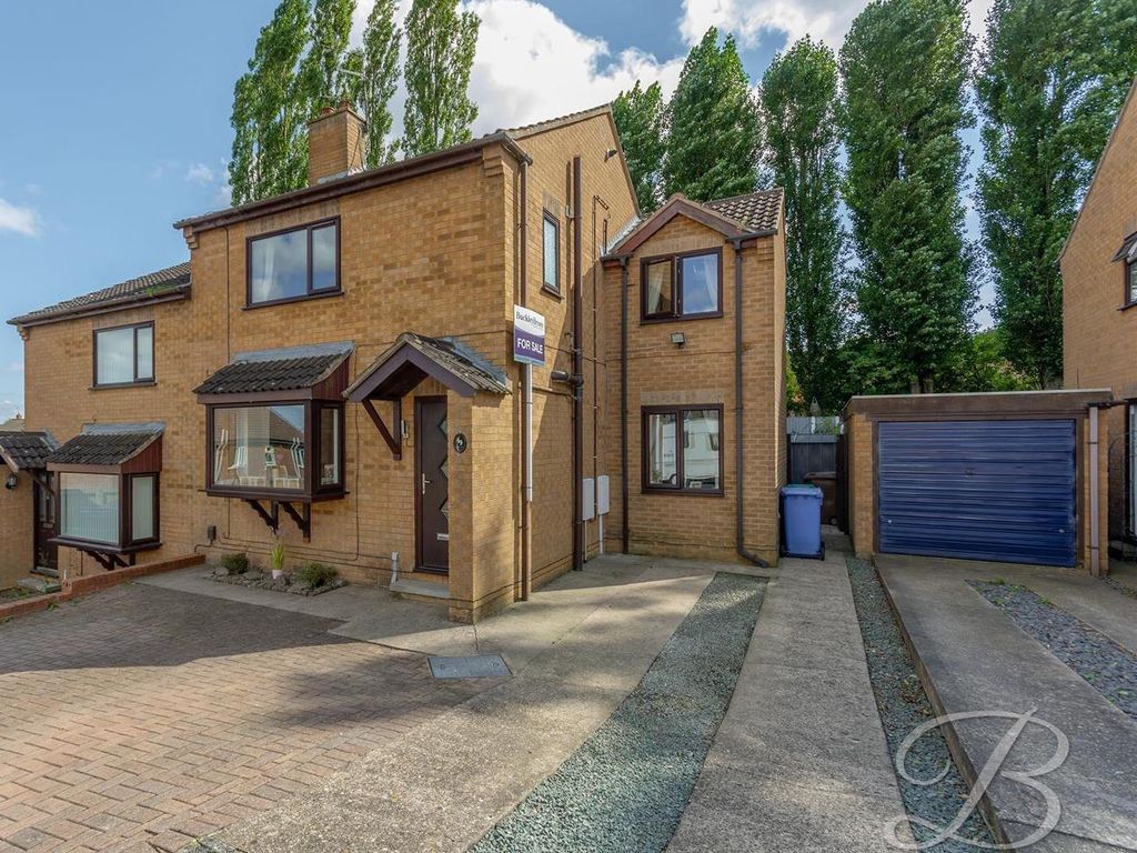 4 bed semidetached house for sale in Andover Road, Mansfield NG19, £