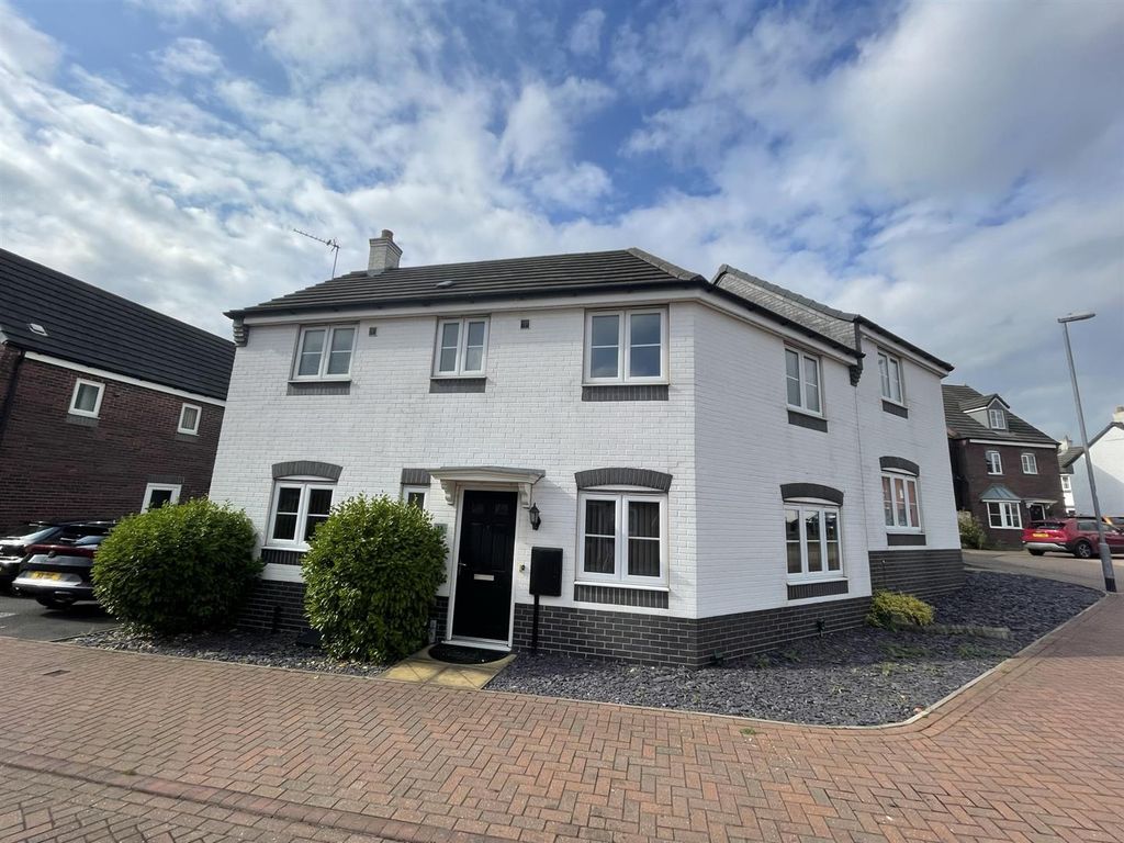 3 bed property to rent in Bingley Crescent, KirkbyInAshfield