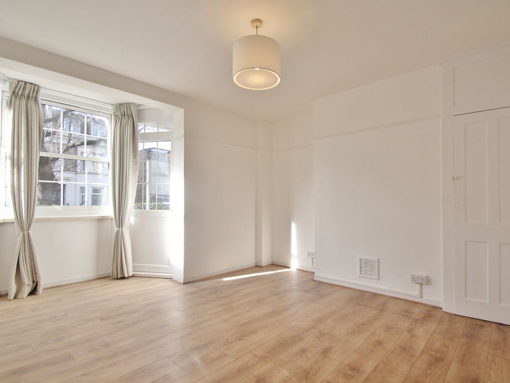 3 bed flat to rent in Becklow Gardens, Hammersmith W12, £2,250 pcm Zoopla