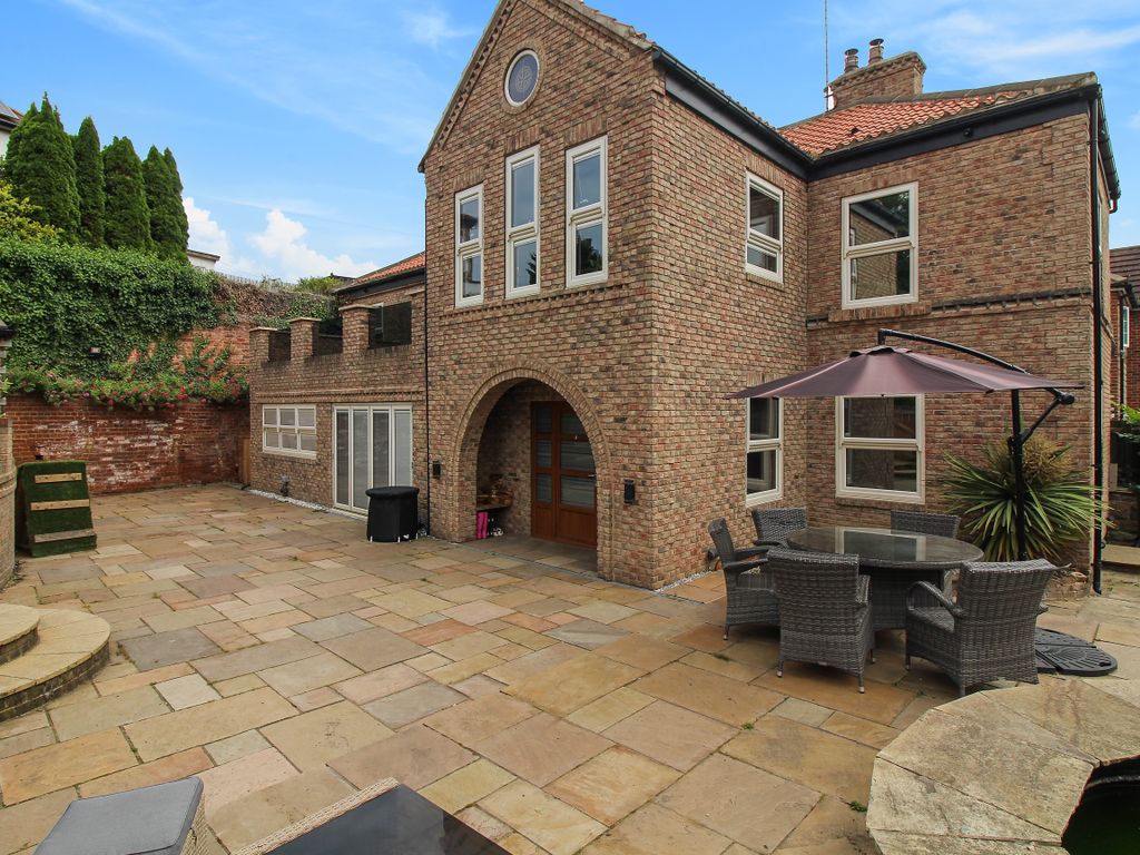 5 bed detached house for sale in Sheffield Road, Doncaster, South