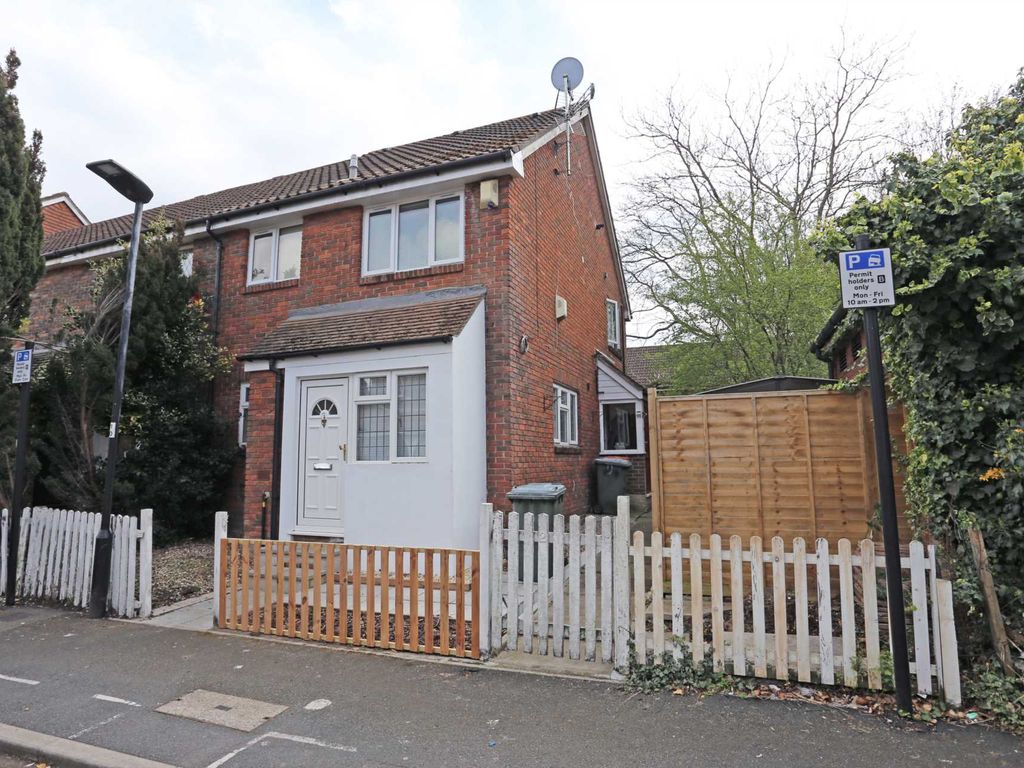 1 bed semidetached house for sale in Kirkham Road, Beckton E6 Zoopla