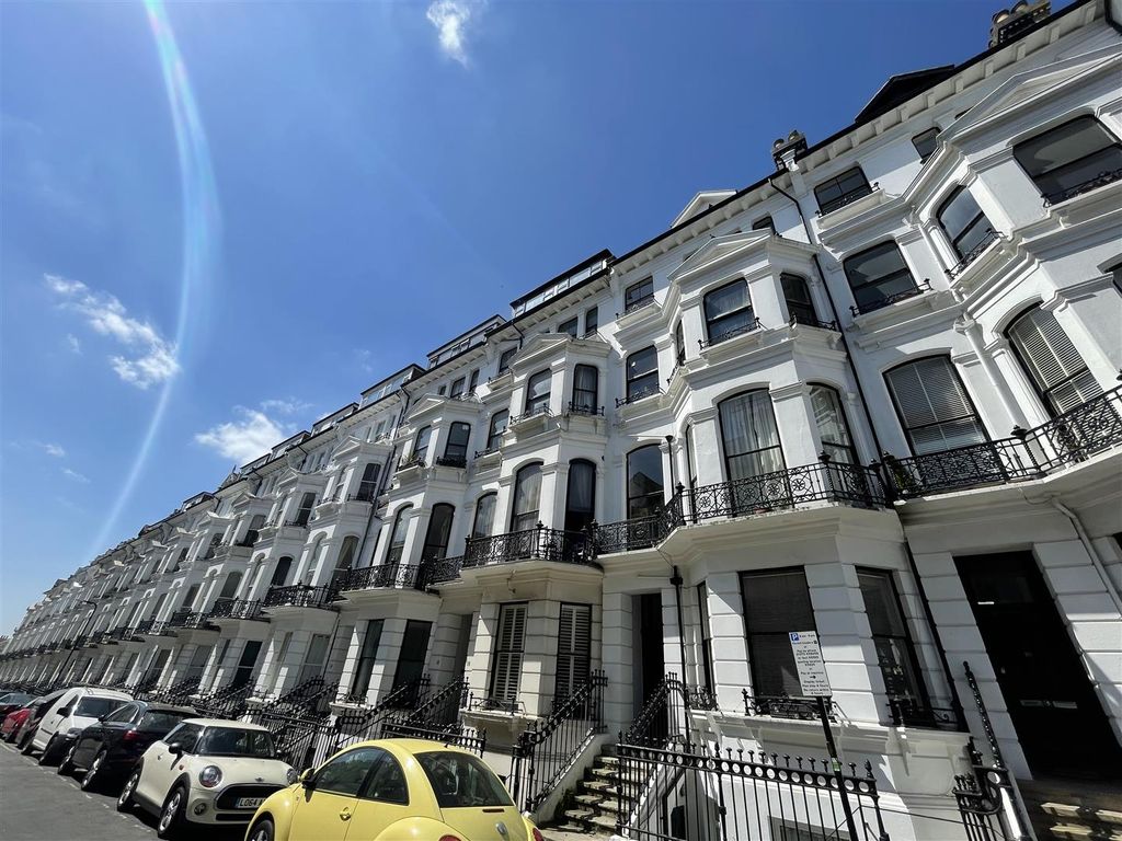 2 bed flat to rent in St. Michaels Place, Brighton BN1, £1,525 pcm Zoopla