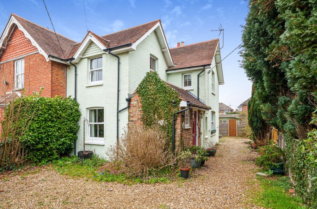 3 bed semidetached house for sale in Eversley Road, Yateley, Hampshire
