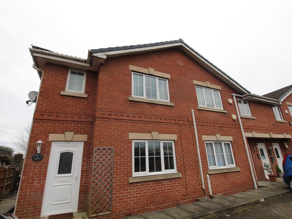 2 bed flat to rent in 1 Alden Court, Albany Fold, Westhoughton, Bolton BL5, £725 pcm Zoopla