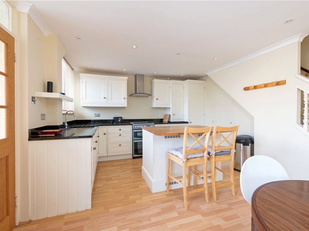 2 bed end terrace house for sale in Darley Road, London SW11 Zoopla