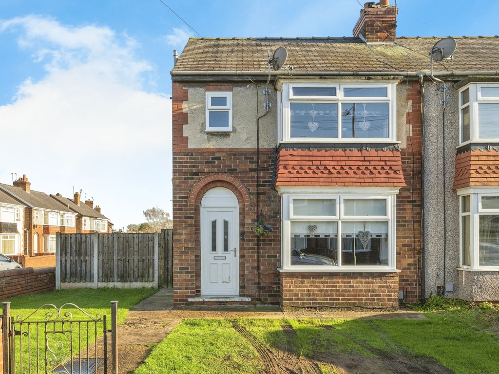 3 bed semidetached house for sale in Wivelsfield Road, Doncaster