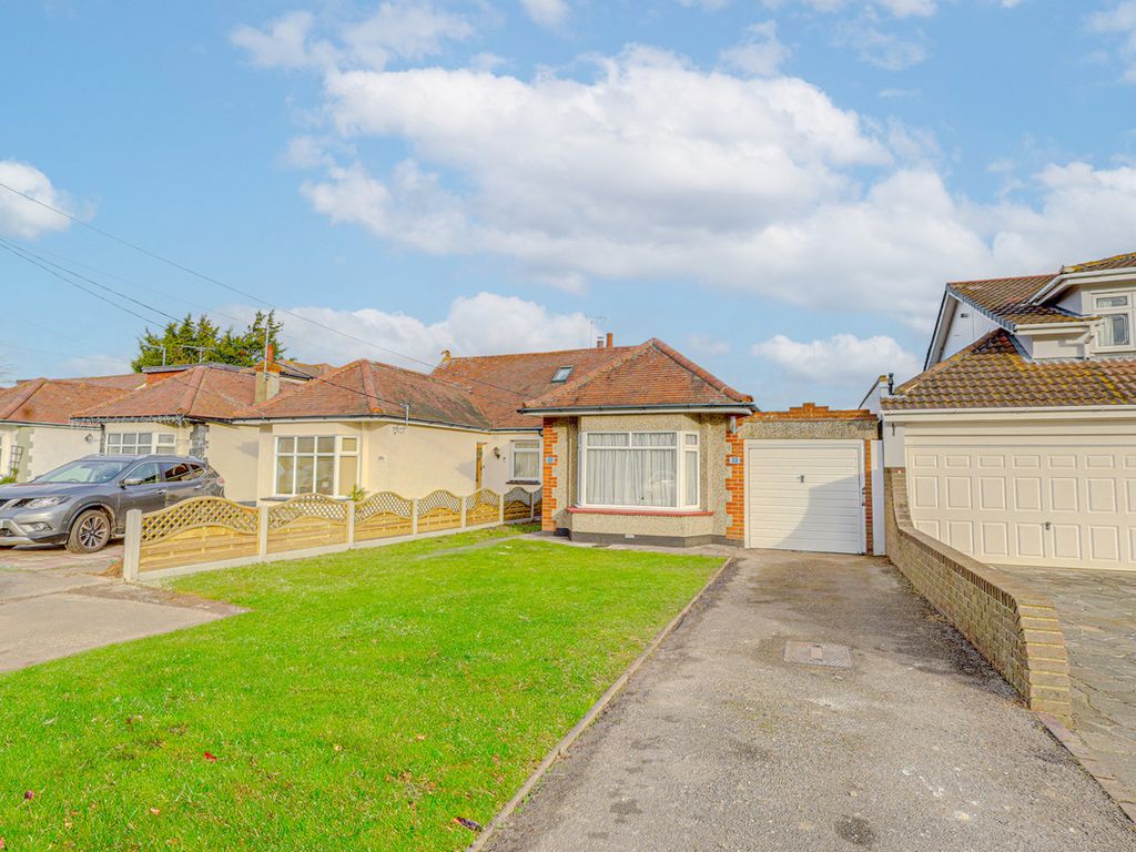2 bed bungalow to rent in Barling Road, SouthendOnSea SS3, £1,600 pcm
