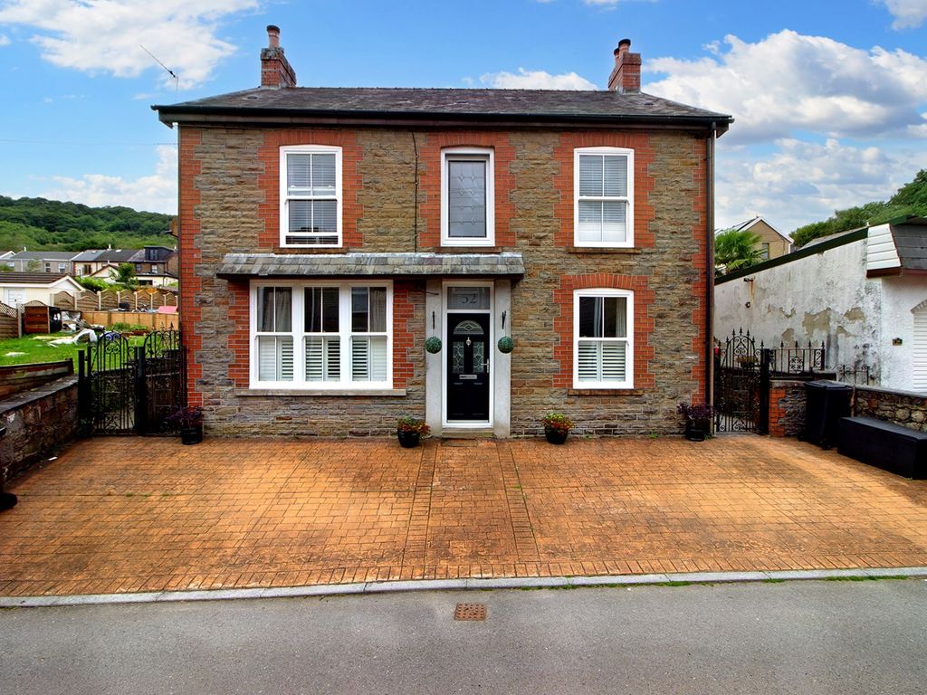 4 bed detached house for sale in Alltygrug Road, Ystalyfera, Swansea