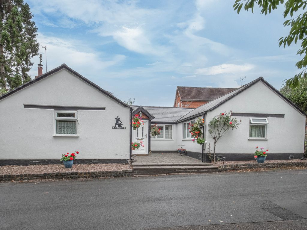 2 bed bungalow for sale in Holt Hill, Beoley, Redditch, Worcestershire