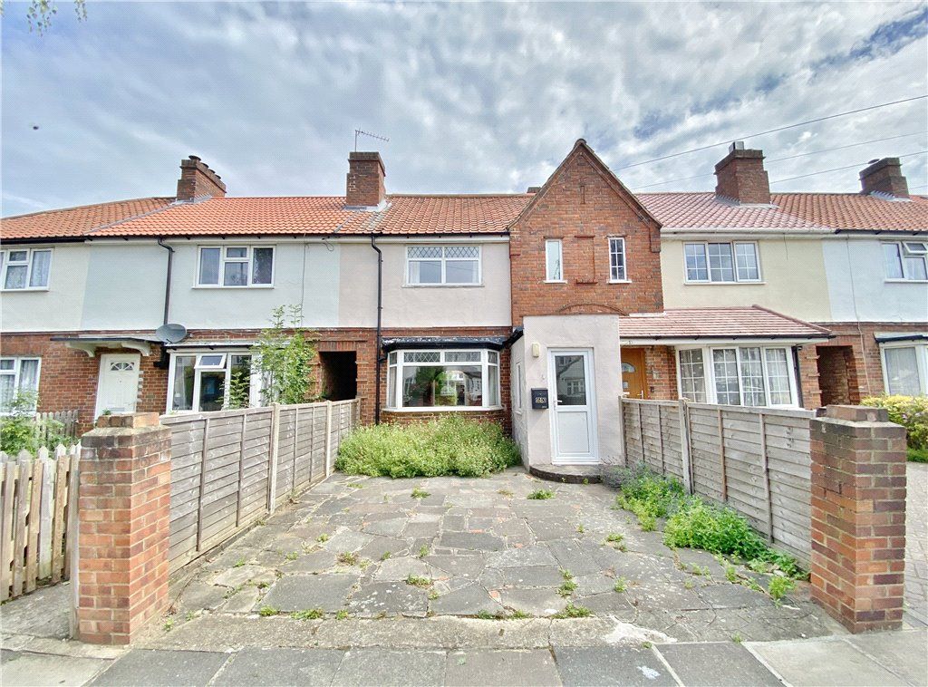 3 bed semidetached house to rent in Powder Mill Lane, Twickenham TW2