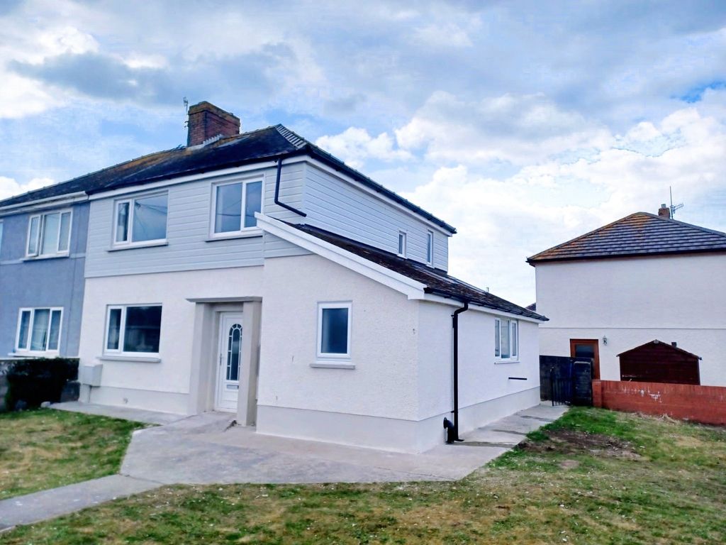 3 bed semidetached house for sale in Bryn Illtyd, Burry Port