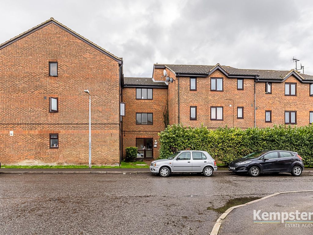 1 bed flat for sale in Parsonage Road, Grays RM20 Zoopla