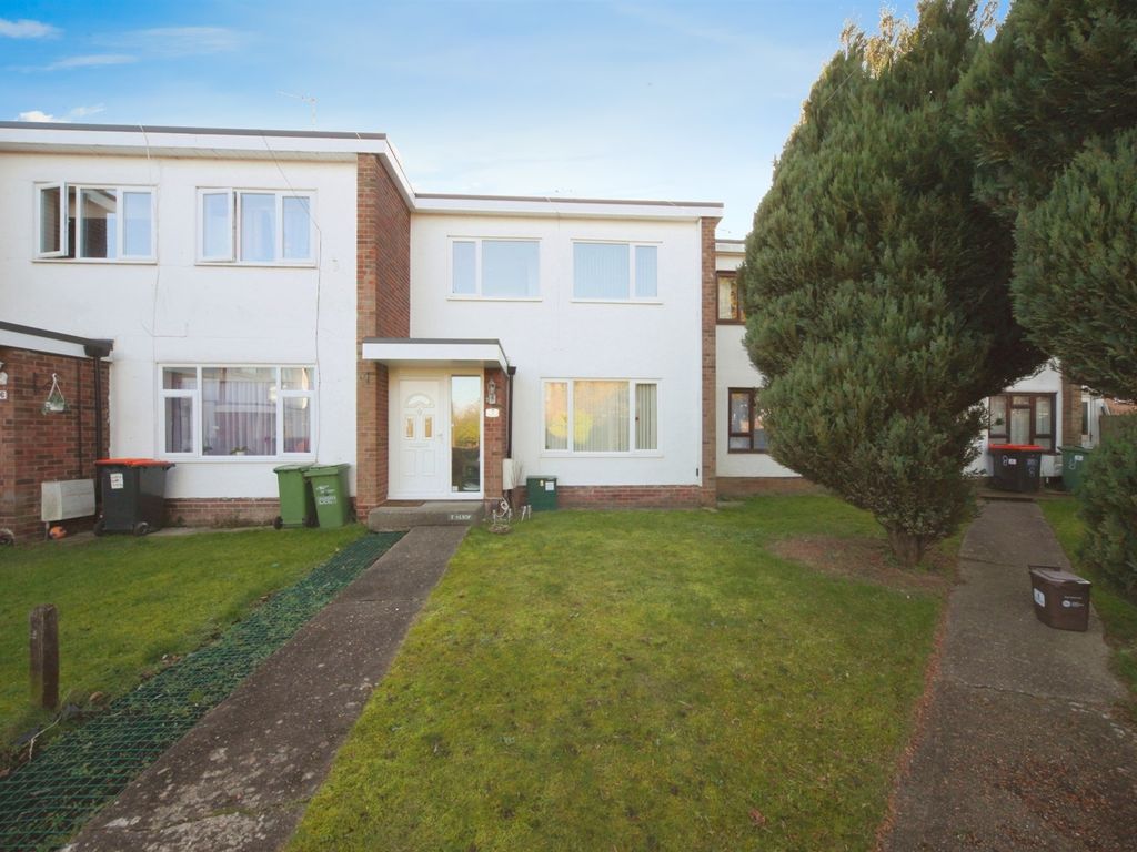 3 bed terraced house for sale in Alsop Close, Houghton Regis, Dunstable