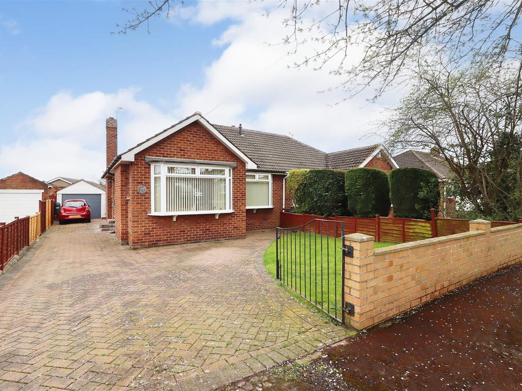 2 bed semidetached bungalow for sale in Four Acre Close, Kirk Ella