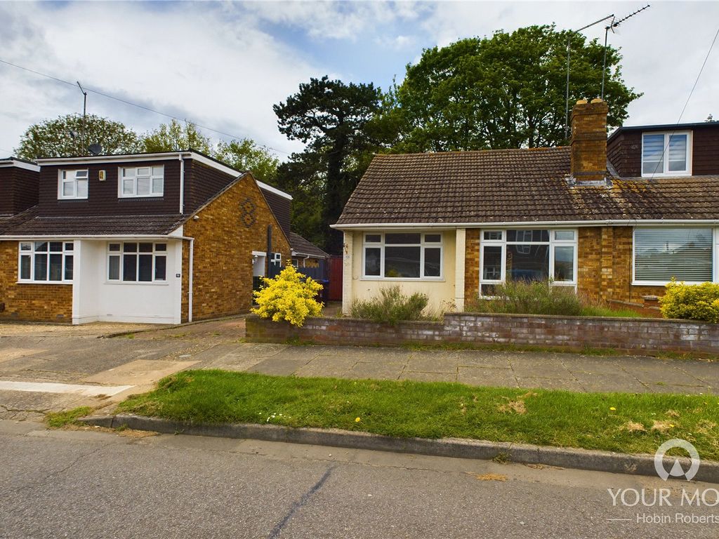 2 bed bungalow for sale in Coppice Drive, Parklands, Northampton NN3