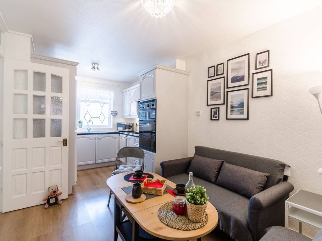 4 bed flat to rent in Churchill Walk, Homerton, London E9 Zoopla