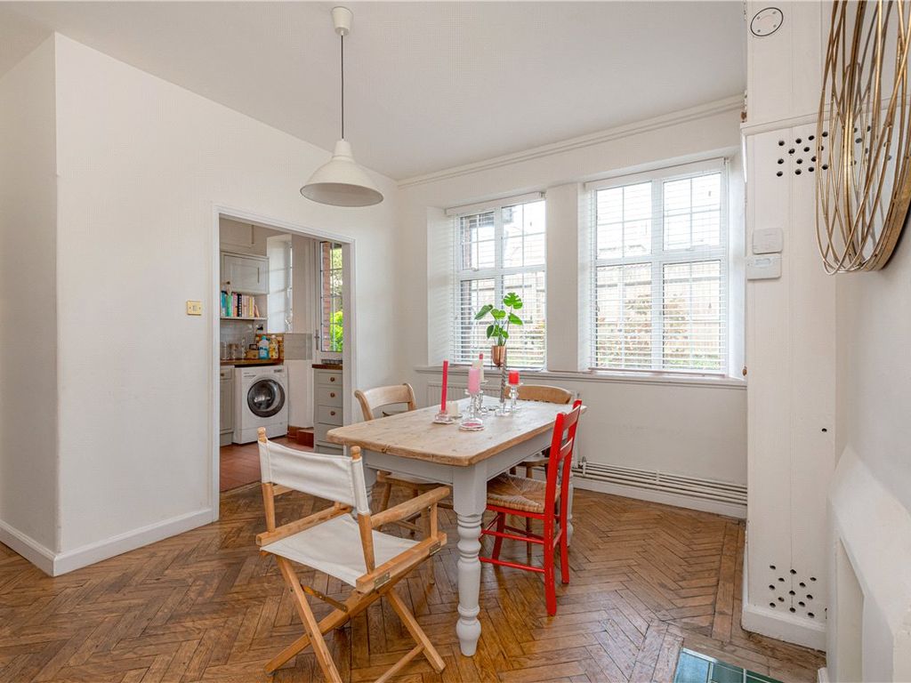 2 bed flat to rent in Park Hill Court, Beeches Road, London SW17 Zoopla