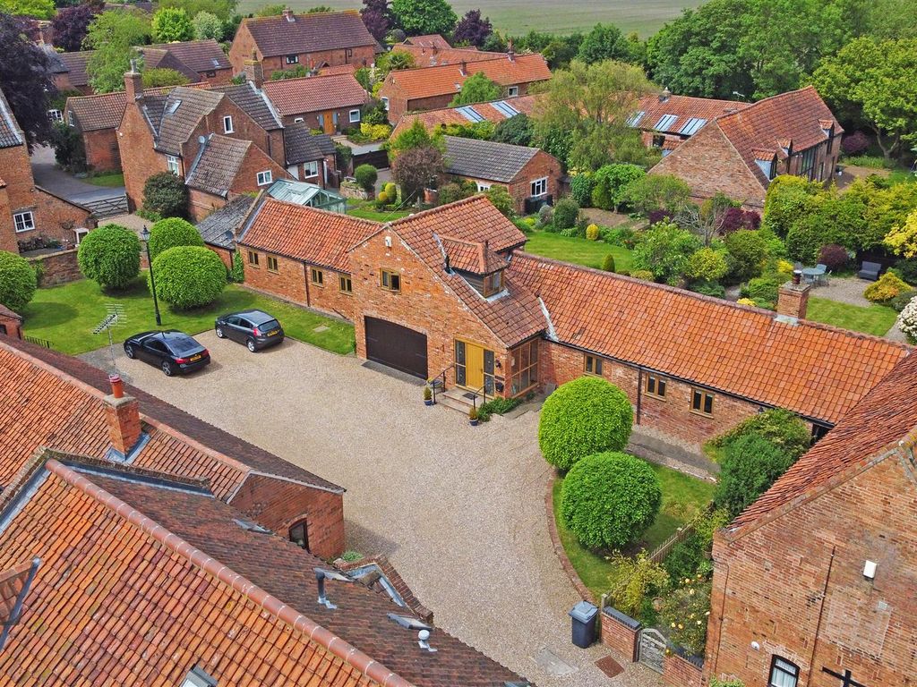 3 bed barn conversion for sale in Blackcliffe Farm Mews, Bradmore