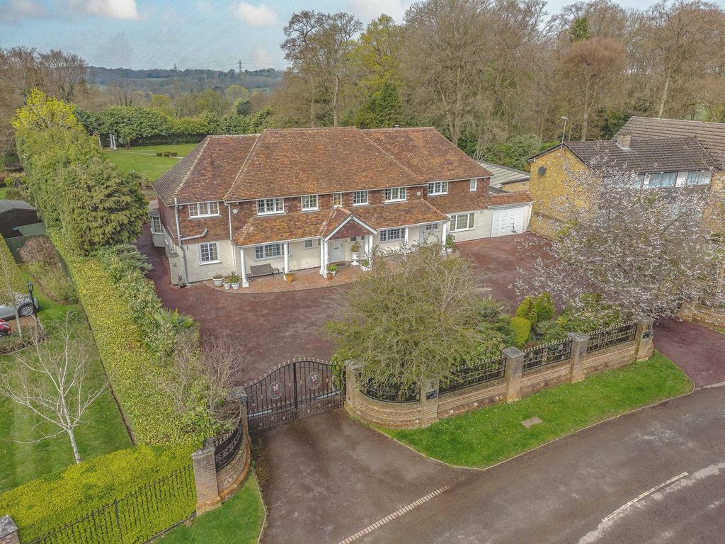 6 bed detached house for sale in Camp Road, Gerrards Cross SL9 Zoopla