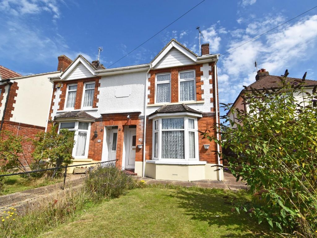 3 bed semidetached house for sale in Faversham Road, Kennington