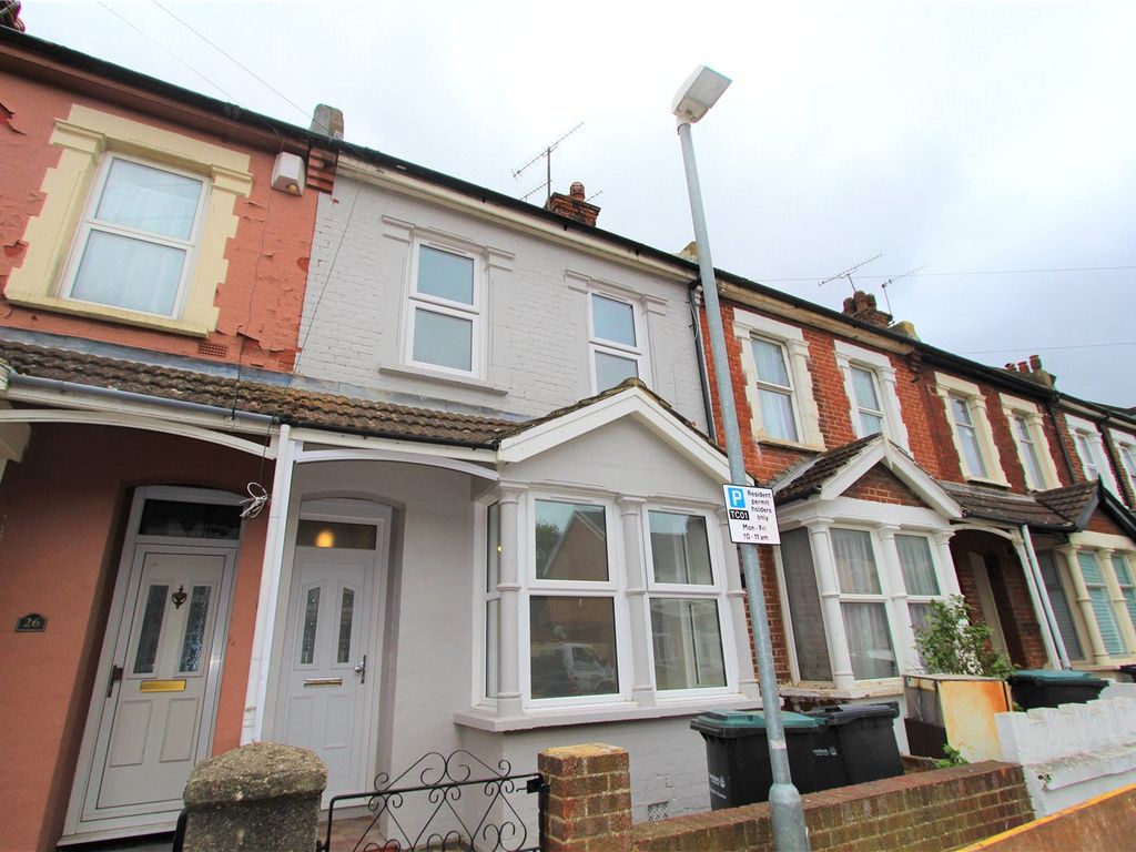 3 bed terraced house to rent in Russell Road, Gravesend, Kent DA12, £