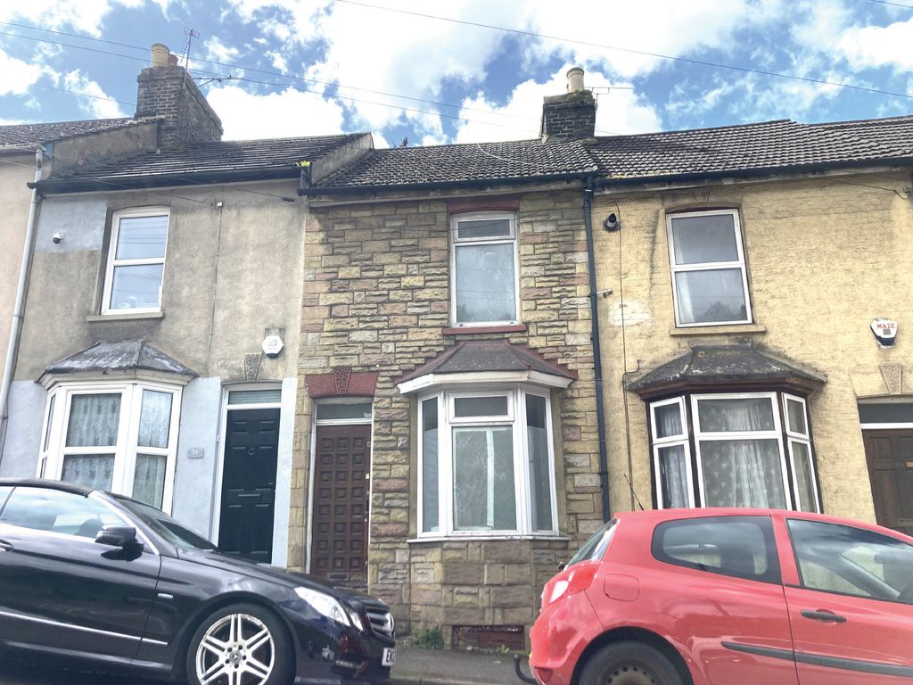 3 bed terraced house for sale in Seymour Road, Chatham ME5, £90,000