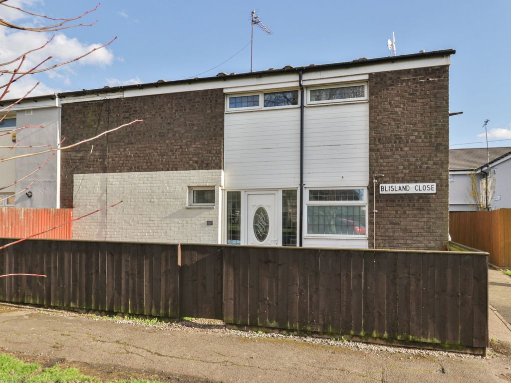 3 bed end terrace house for sale in Blisland Close, Bransholme, Hull
