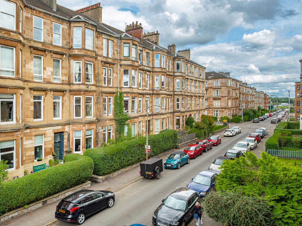 2 bed flat for sale in Finlay Drive, Dennistoun, Glasgow G31, £220,000