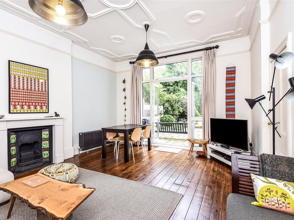 3 bed flat to rent in Exeter Road, Mapesbury NW2, £2,850 pcm Zoopla