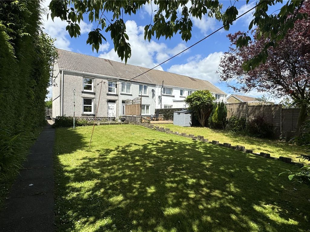 3 bed end terrace house for sale in Gate Road, Penygroes, Llanelli