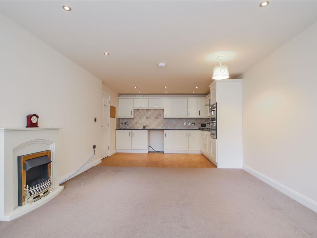 2 bed flat to rent in Holly Mount Way, Rawtenstall, Rossendale BB4 Zoopla