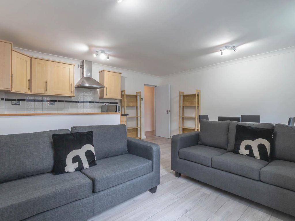 2 bed flat to rent in Kings Court, Bridge Street B1 Zoopla