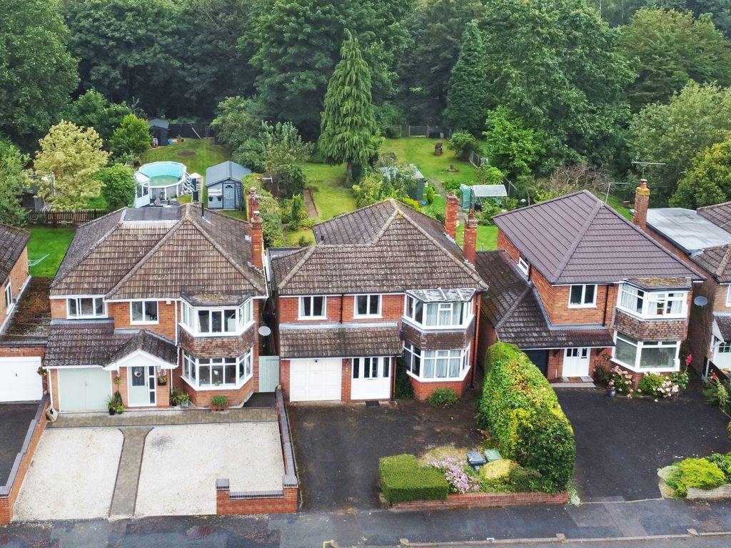 3 bed detached house for sale in Woodlands Road, Cookley, Kidderminster