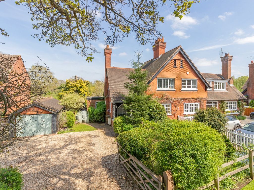 3 bed semidetached house for sale in Honey Hill, Wokingham, Berkshire RG40 Zoopla