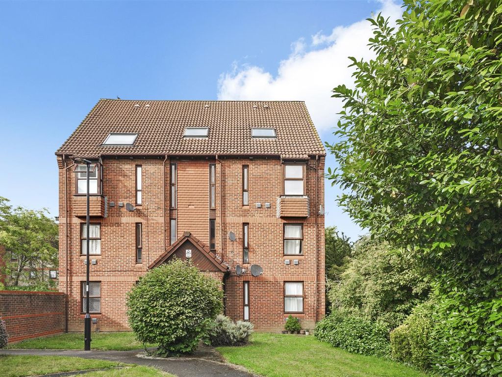 1 bed flat to rent in Pilgrims Close, Palmers Green, London N13 Zoopla