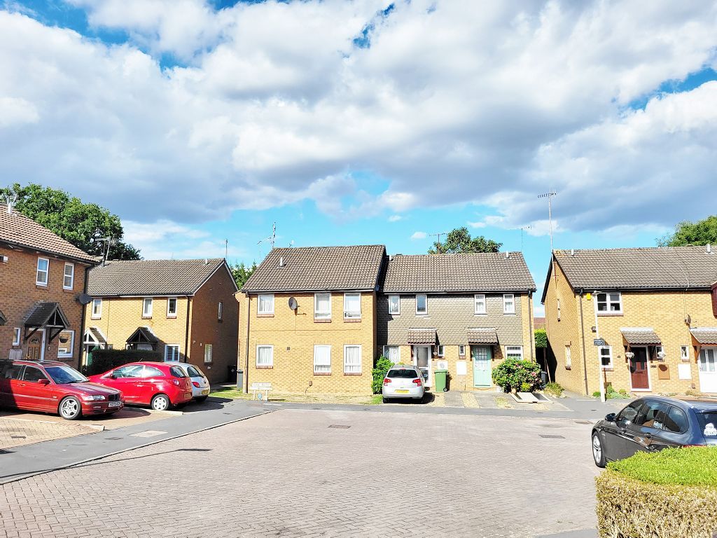 2 bed property to rent in Greensward, Bushey WD23 Zoopla