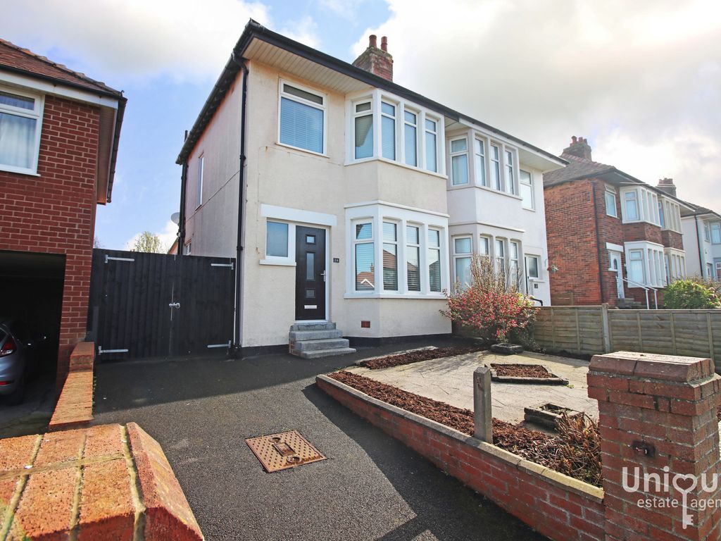 3 bed semidetached house for sale in Davenport Avenue, Blackpool FY2, £159,950 Zoopla