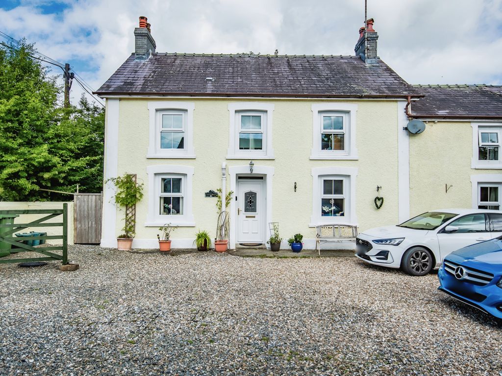 7 bed detached house for sale in Ty Mawr, Llanybydder SA40, £580,000 Zoopla